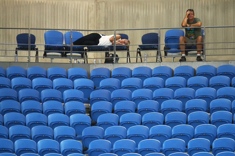 Illustration for article titled No One Was Awake For The Australian Open's Electrifying Bird-Poop Match
